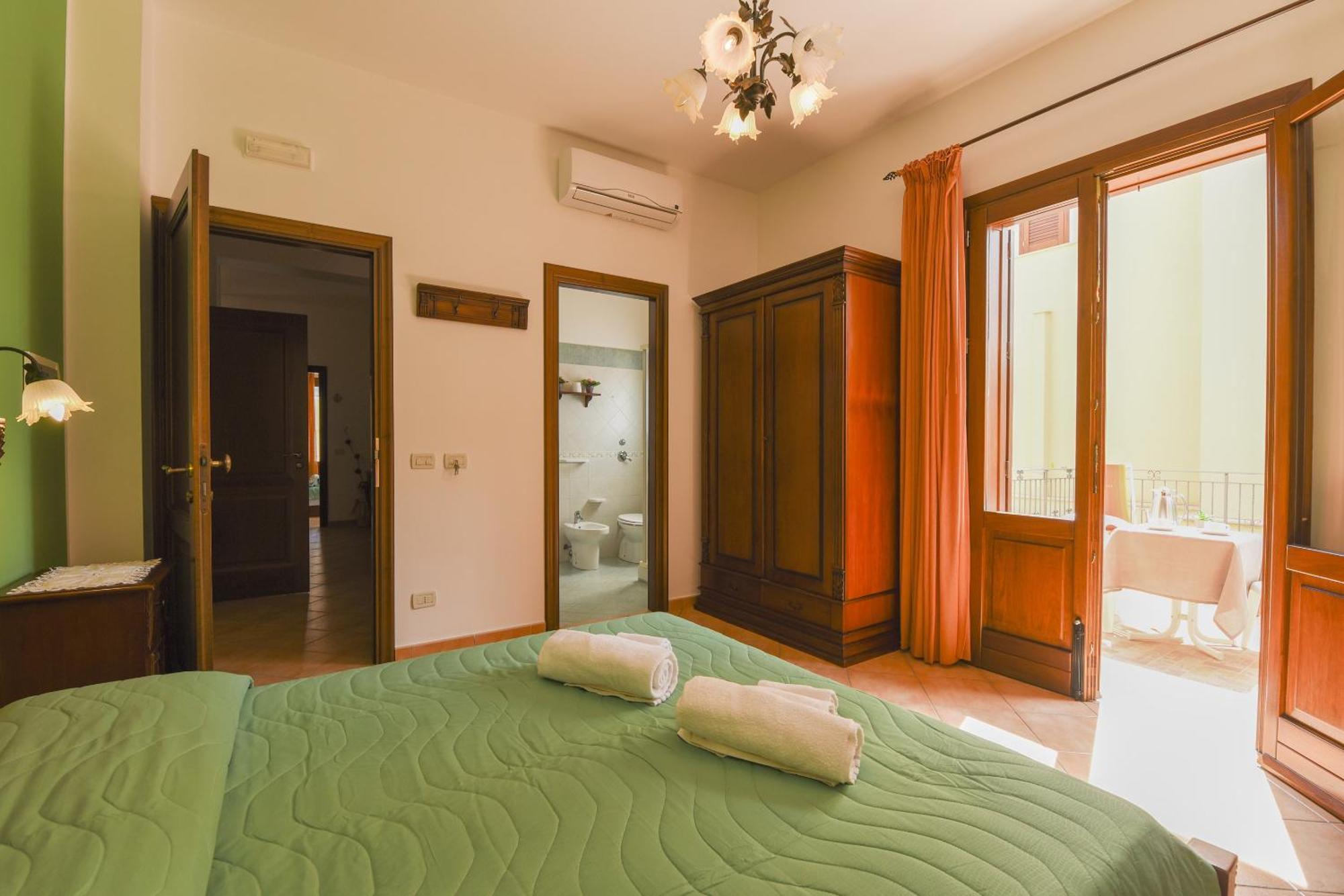 Aurora Castelluzzo Bed & Breakfast Room photo